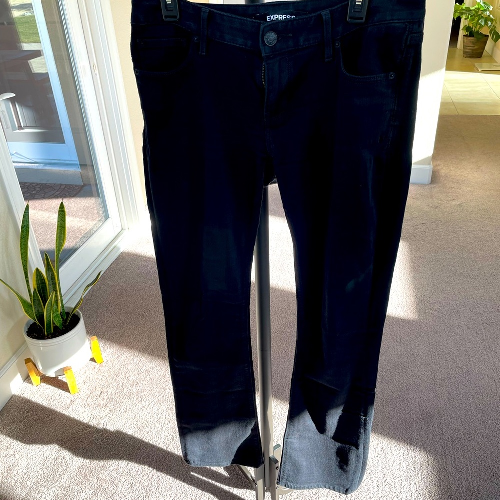 EXPRESS Women’s Black Low Rise Stretch Barely Boot Jeans - Size 8R
